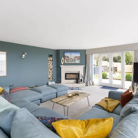 Large House With Hot Tub & Panoramic Lake Views Hébergement de vacances *