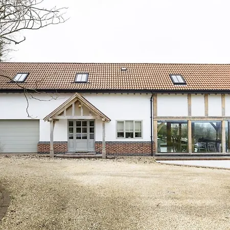 Large House With Hot Tub & Panoramic Lake Views * Bristol